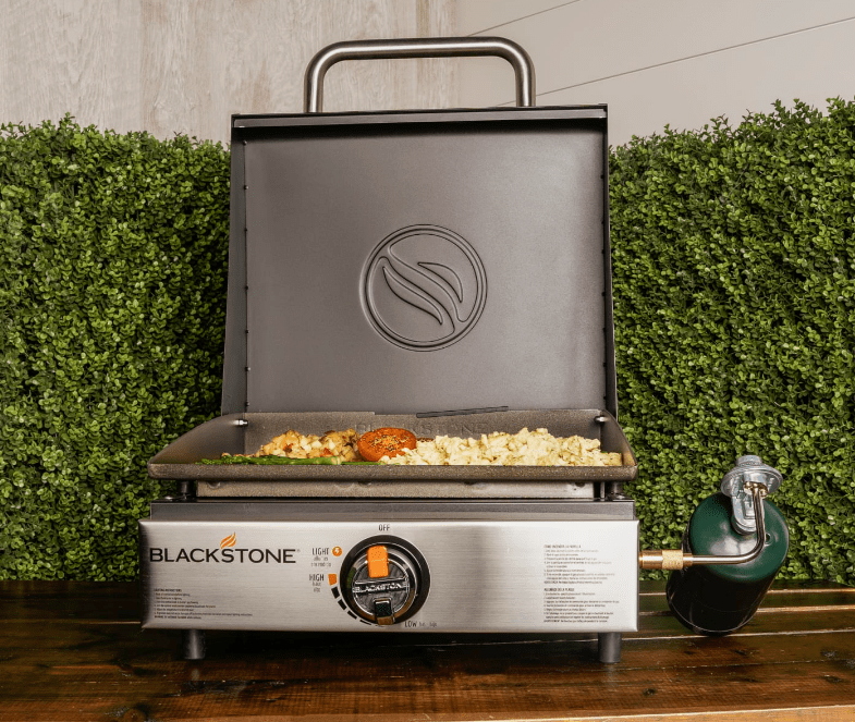 Blackstone 17'' Table Top Griddle with Hood 1814