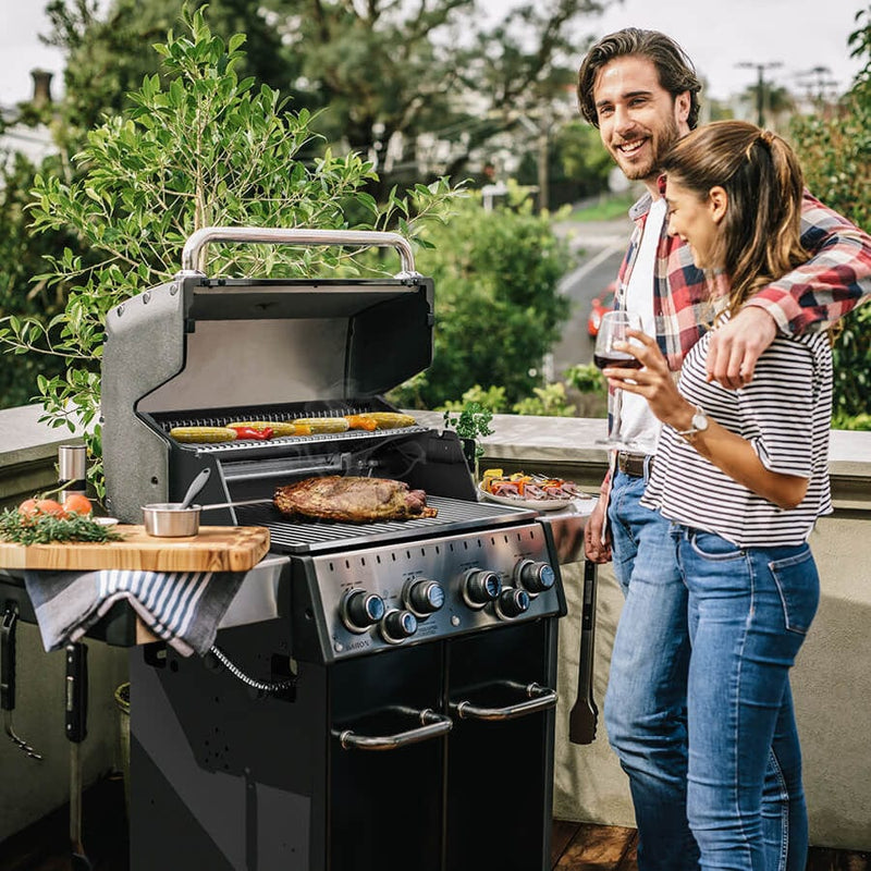 Broil King BARON 490 PRO BBQ with Side Burner, Rear Rotisserie Burner & Rotisserie Kit