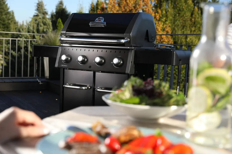 Broil King CROWN 420 Pro 4-Burner BBQ with 8mm Stainless Steel Cooking Grids