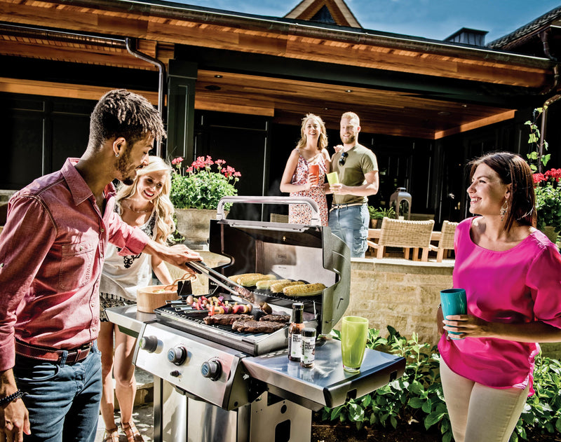 Broil King SIGNET 320 3-Burner BBQ with Heavy-Duty Cast Iron Cooking Grids