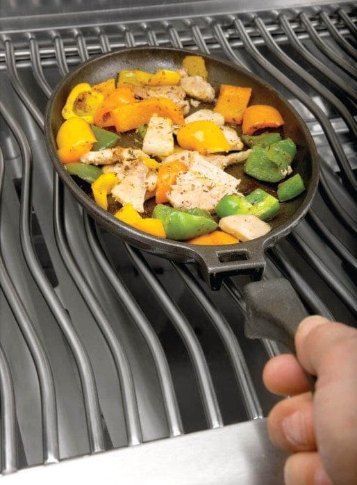Napoleon Napoleon 56003 Cast Iron Skillet 56003 Accessory Food Prep Tool 629162560032