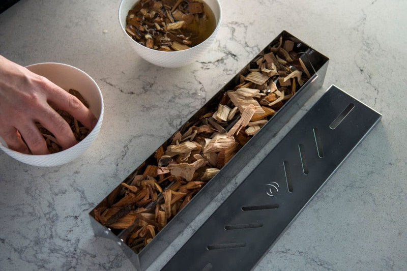Napoleon Napoleon 67013 Stainless Steel Smoker Box 67013 Accessory Smoker Box & Smoker Tray 629162670137