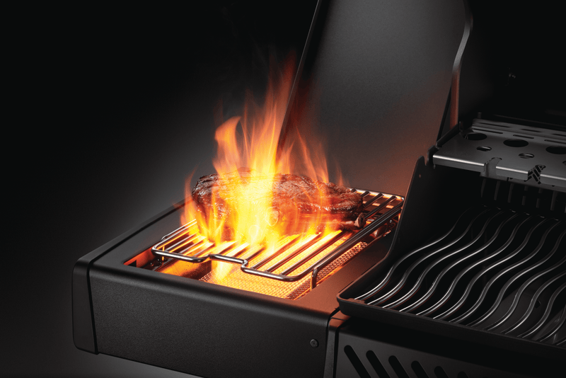 Napoleon PHANTOM Rogue SE 425 BBQ with Infrared Side & Rear Burners