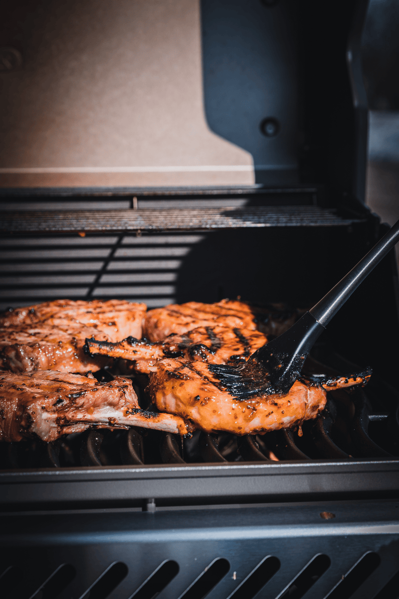 Napoleon Rogue PRO 525 Gas Grill with Infrared Side Burner