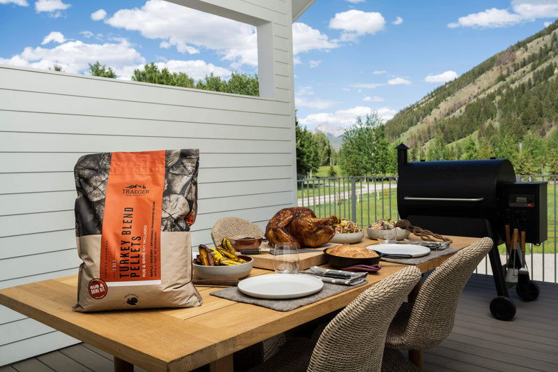 Traeger Turkey Blend Wood Pellets 18lb (Limited Edition) + Briner Kit