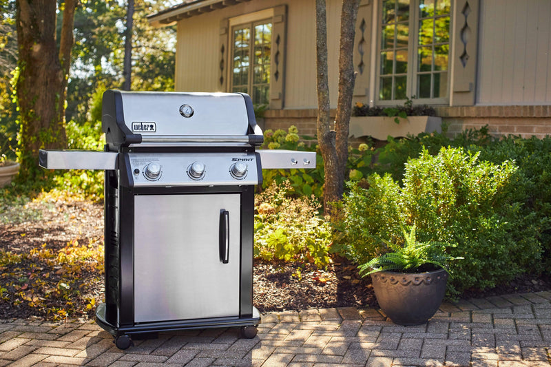 Weber Spirit S-315 3-Burner BBQ in Stainless Steel with Cast-Iron Cooking Grates